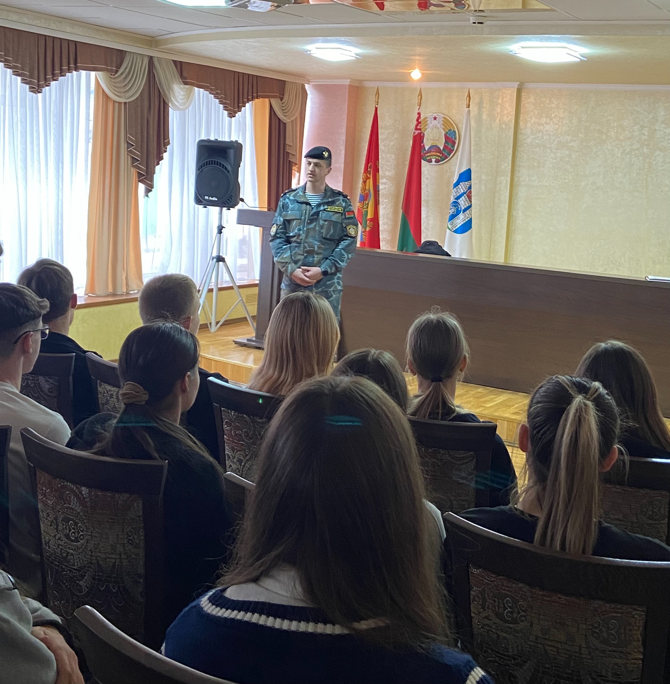 Профилактическая работа с участием заместителя командира оперативной роты ОМОН ГУВД Мингорисполкома