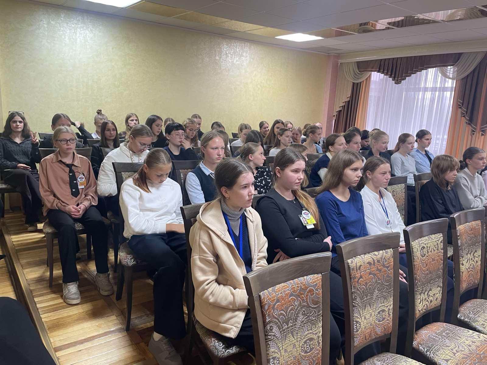 24 сентября 2026 года, с участием акушера-гинеколога женской консультации, был проведен диалог с будущими мамами «Основа женского здоровья»